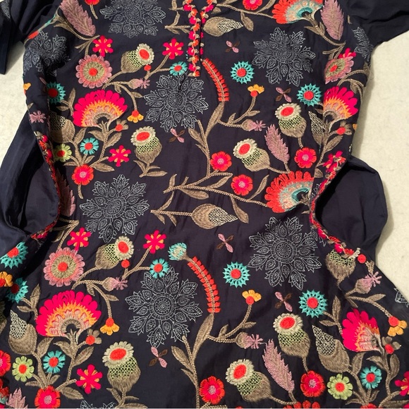 Soft Surroundings Banjara Floral Embroidered Boho Peasant Top W Pockets Size L - Picture 10 of 12